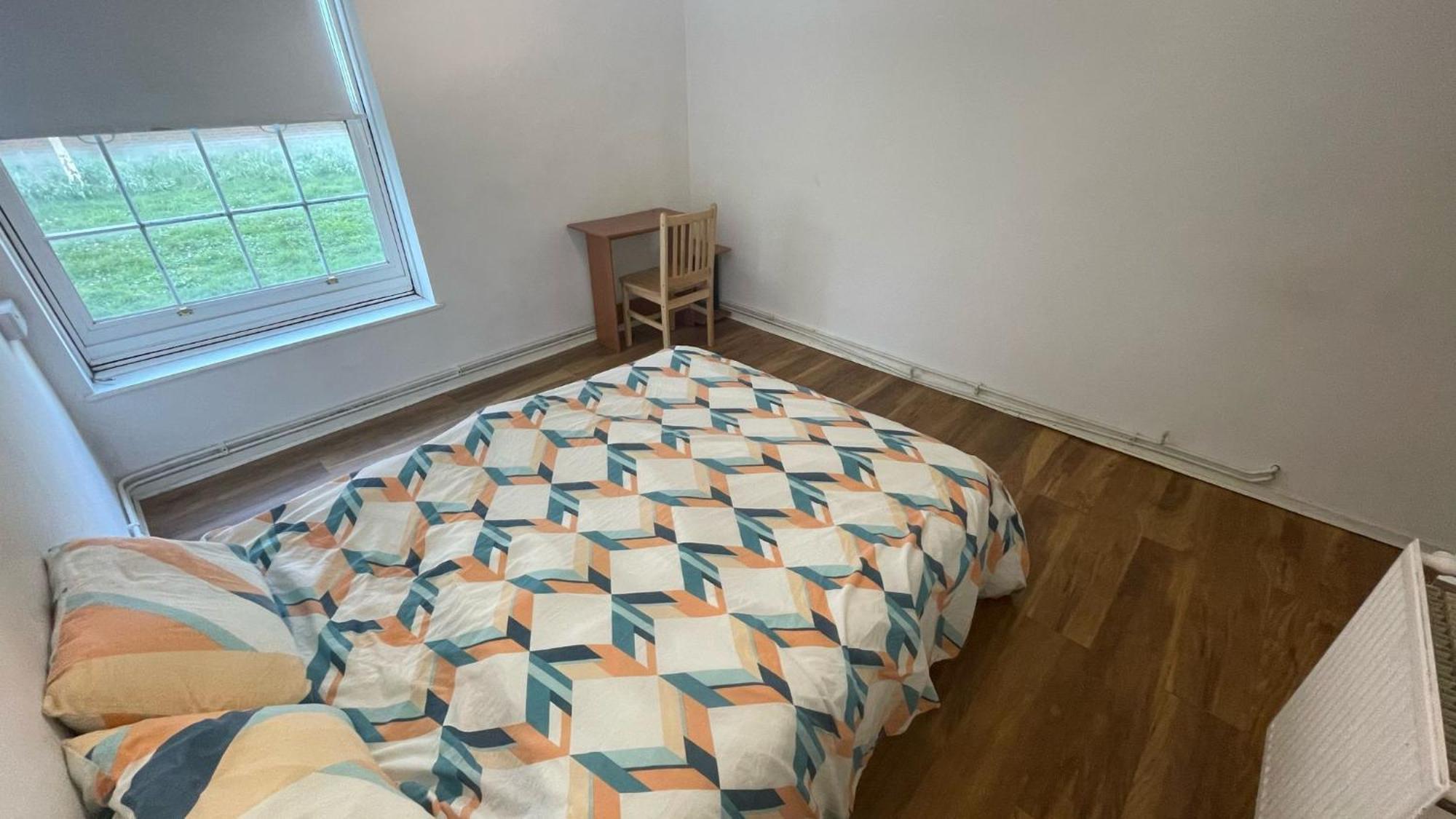 Large Double Bedroom In Bow E3 Alloggio in famiglia *