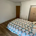 Large Double Bedroom In Bow E3
